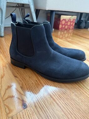 Vince Camuto Men's Chukka Boots in Black Suede